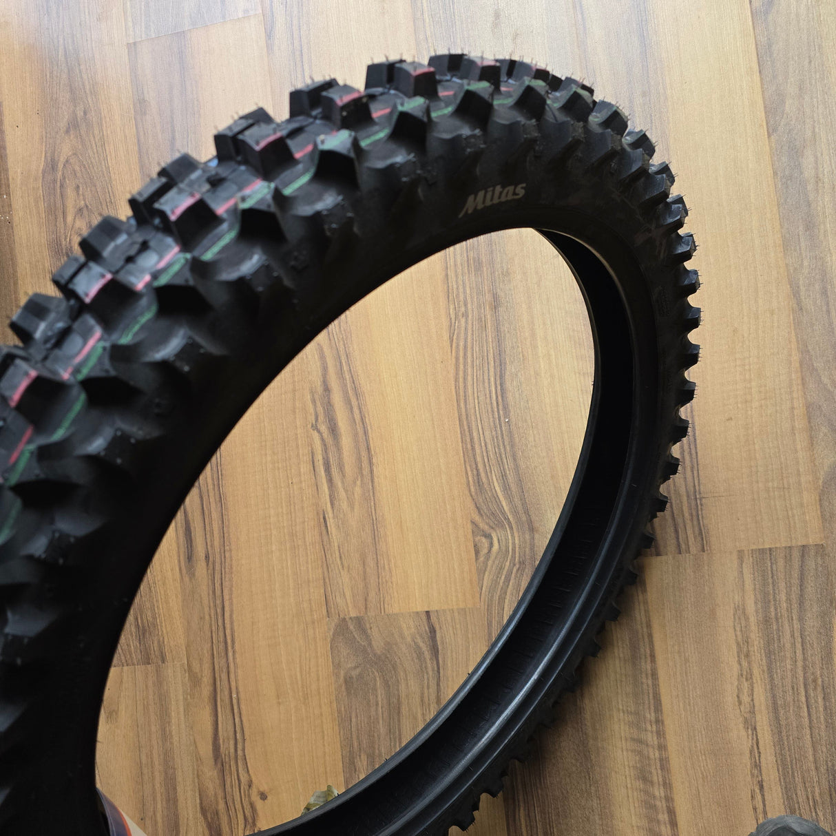 Cauciuc Anvelopa MITAS 90/100-21 TERRA FORCE-MX MH Front NHS dunga rosie & verde