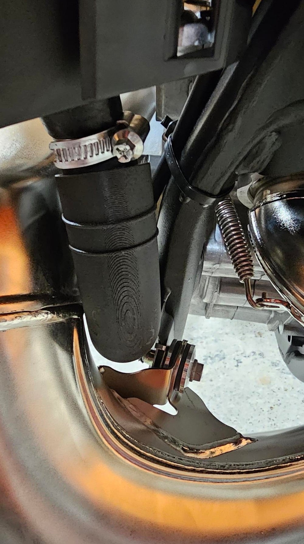 Protectie furtun radiator TBI 2024+ 2T