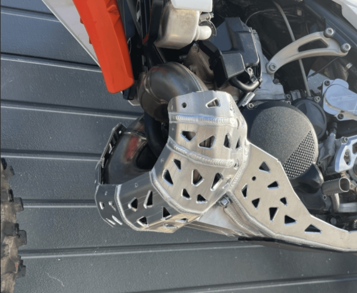 Scut Metalic KTM 2024-2025+ P-Tech